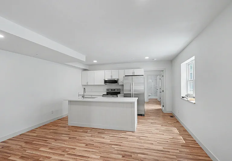 908 Indiana St #B — Photo 13