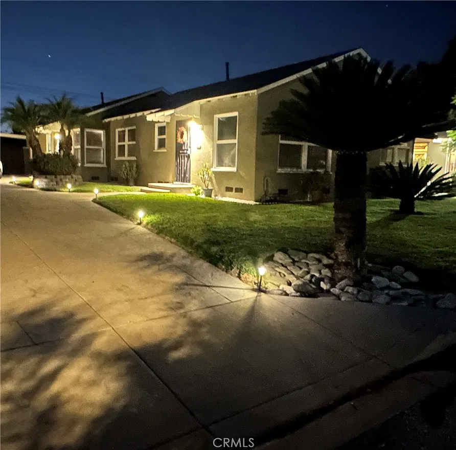 2 bed, 871 sqft, $2,750 — Photo 1