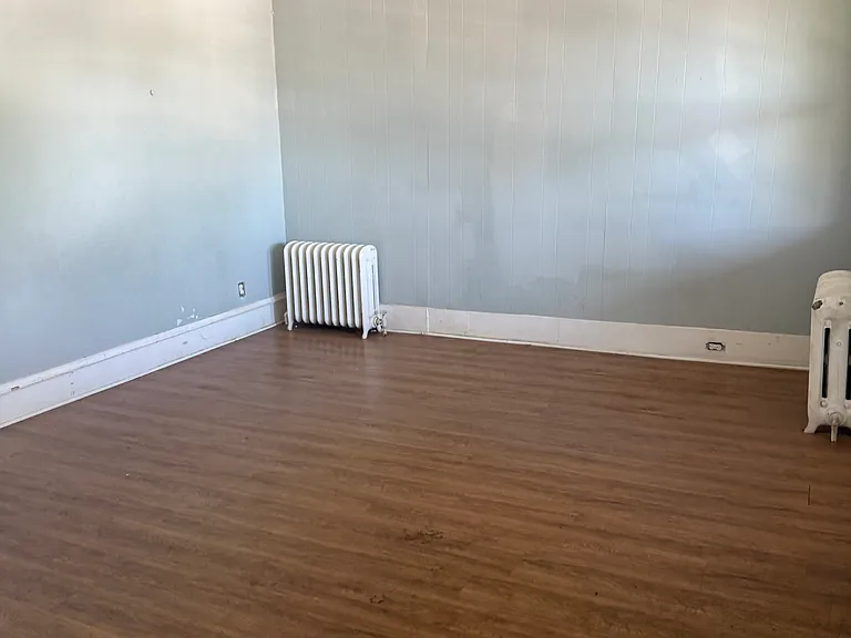 89 E Washington Ave #5 — Photo 4