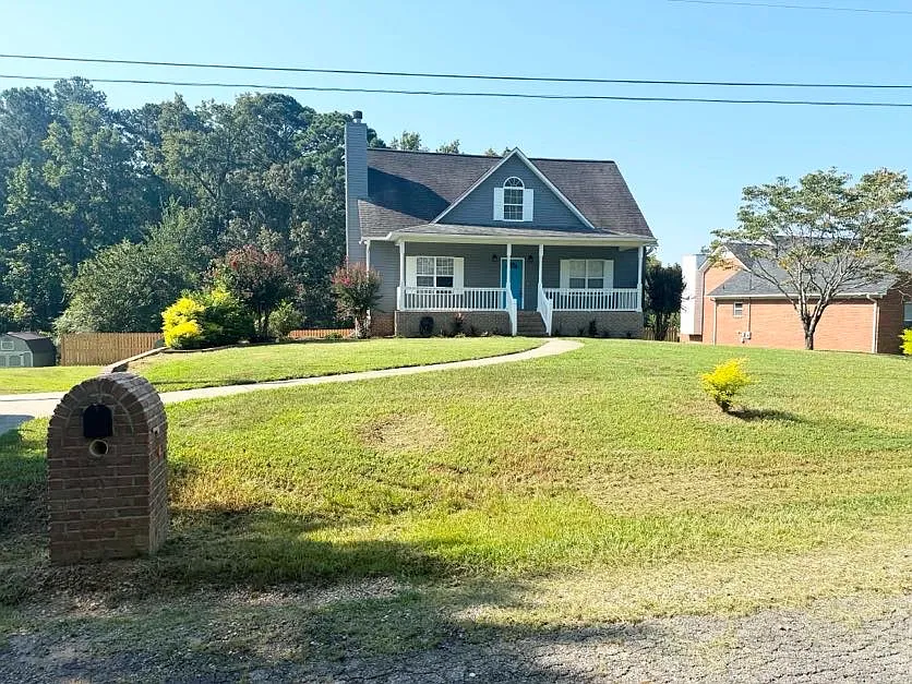 1137 Hickory Dr