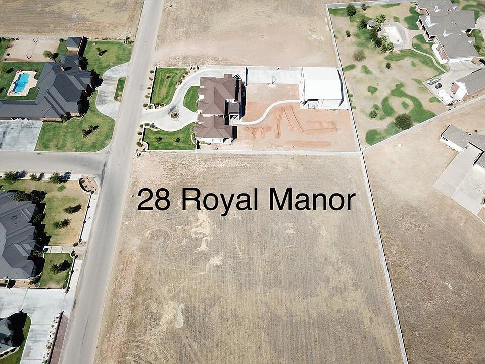 2nd image of 28 Royal Manor Dr
