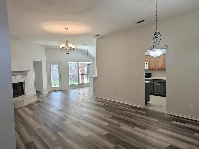 8541 Western Meadows Dr — Photo 8