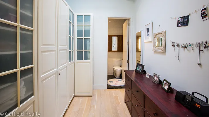 Sold by Garfield Realty  | media 39