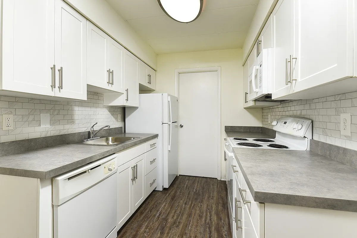 Sample Kitchen - Whiteland West Apartments