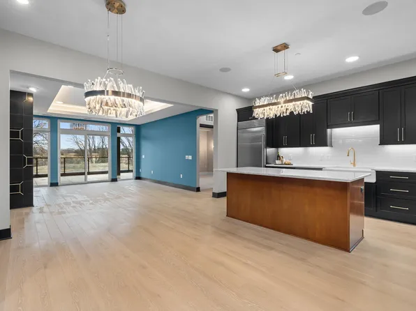 1 Hill Farm Rd #112, Saint Paul, MN 55127