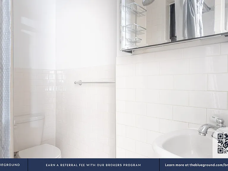 316 W 14th St #24 — Photo 14