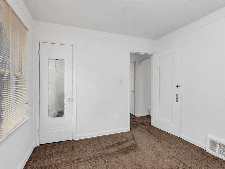 12244 Woodmont Ave — Photo 6