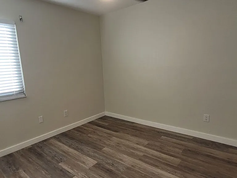 1460 Sheafe Ave NE #105 — Photo 15