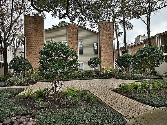 4th image of 2001 Bering Dr APT 3C