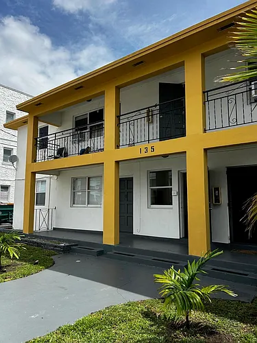 1575 SW 2nd St #1 Photo 1