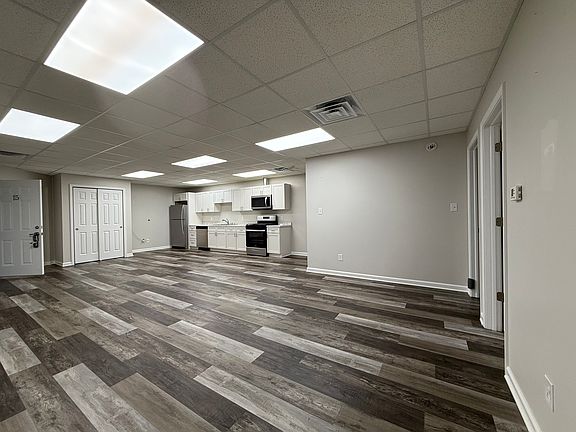 5th image of 1035 Manchester Ave #15