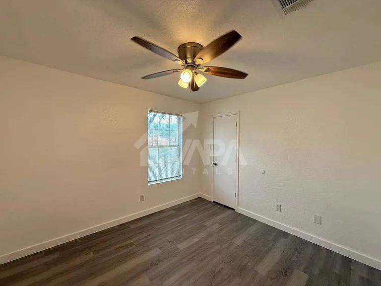 4411 Mystic Sunrise Dr — Photo 6