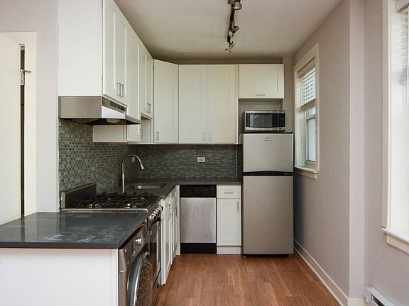 2nd image of 511 W Belmont Ave #13