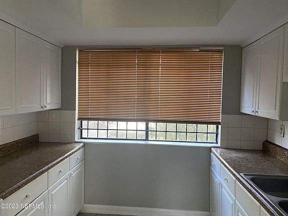 2nd image of 616 OAKS HOLLOW Court #C2-1