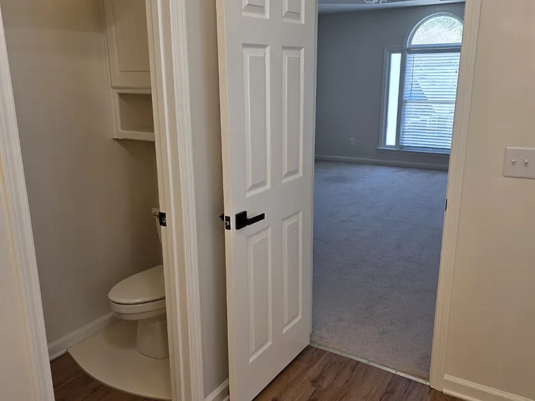 100 Silver Water Ct — Photo 27