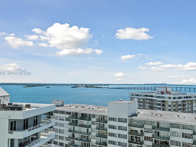 218 SE 14th St #1803 — Photo 8