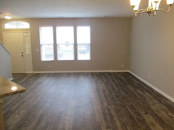 5th image of 1749 Woodside Dr