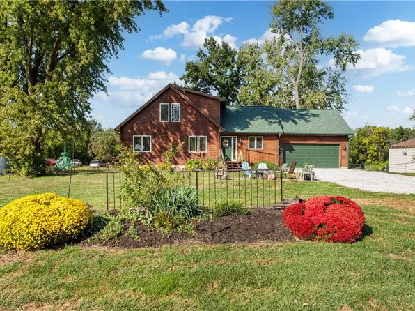 2008 N Farview Dr, Independence, MO 64058