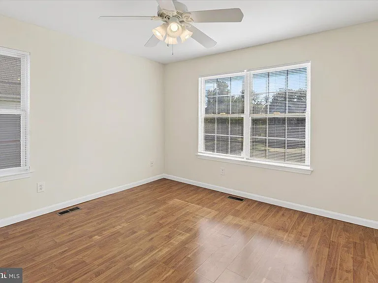 313 Fountayne Ln — Photo 29