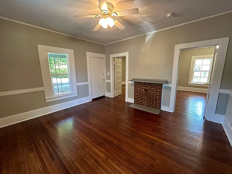 335 Patterson Ave — Photo 2