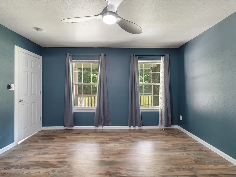 293 Commodore Dr — Photo 19