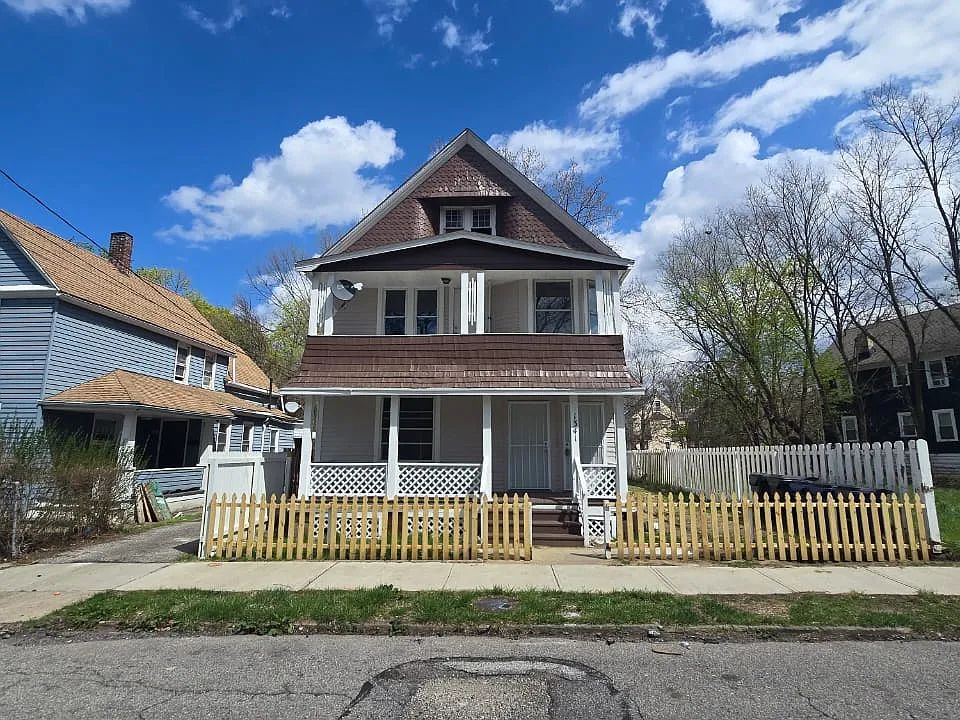 1341 E 68th St #L-1