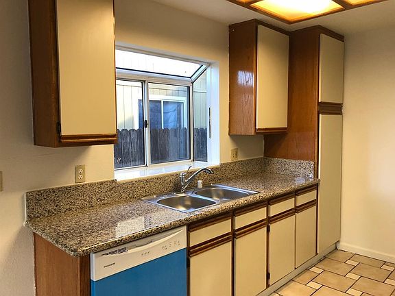 Granite kitchen countertop, new dishwasher