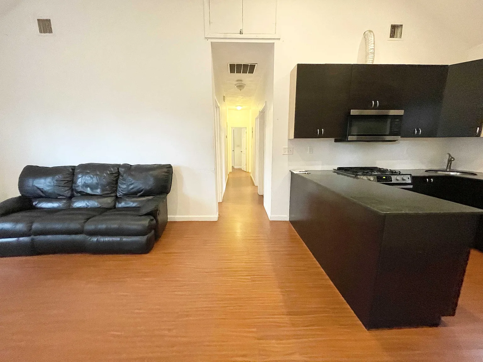 4 bed, $5,600 — Photo 3