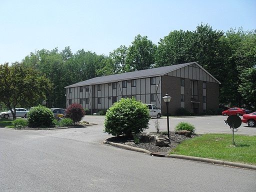 1st image of 273 Maplewood Dr APT 304