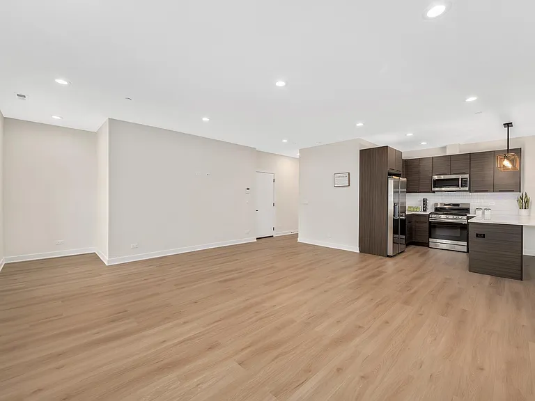 1111 Erie St #2 — Photo 7