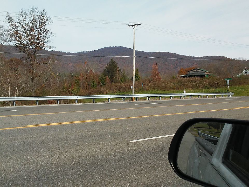 2705 Knox Hwy Wartburg TN