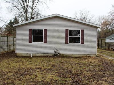5200 Roberts Dr, Flint, MI, 48506