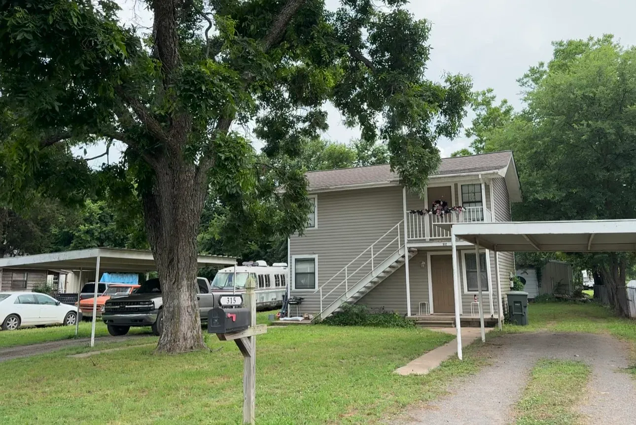 1 bed, 900 sqft, $850 — Photo 1