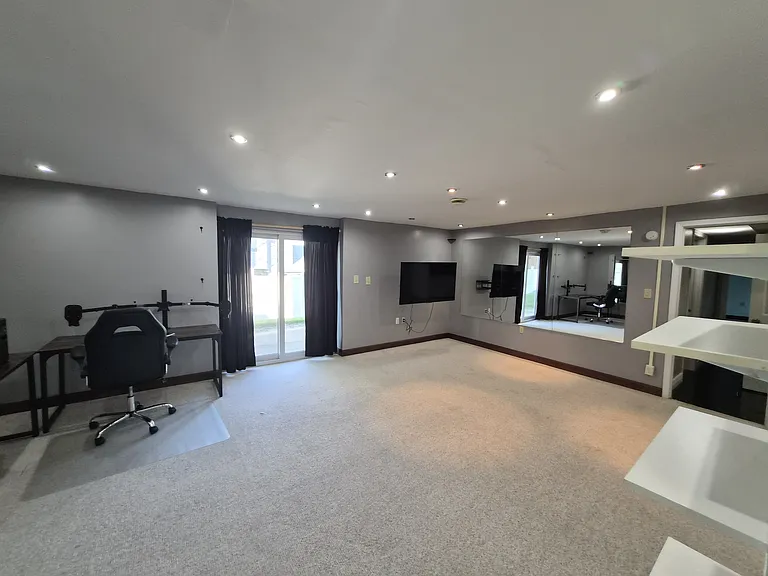 1809 Red Clover Dr — Photo 32