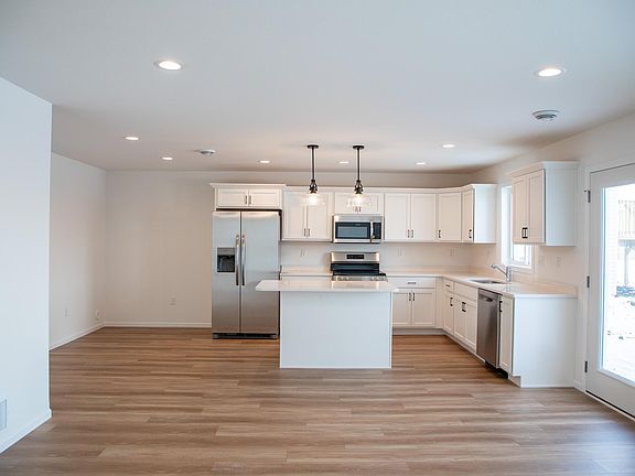 4th image of 850 1st Ave