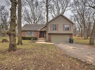 750 Apache Dr, Forsyth, IL 62535