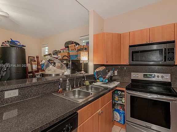 4th image of 10338 SW 180th St #2