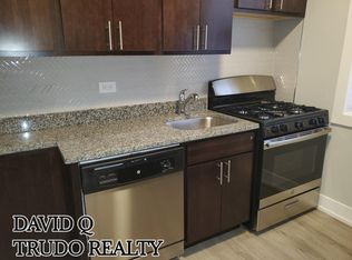 721 W Brompton Ave #11, Chicago, IL 60657