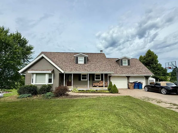 645 Suncrest Ct, Sherrard, IL 61281