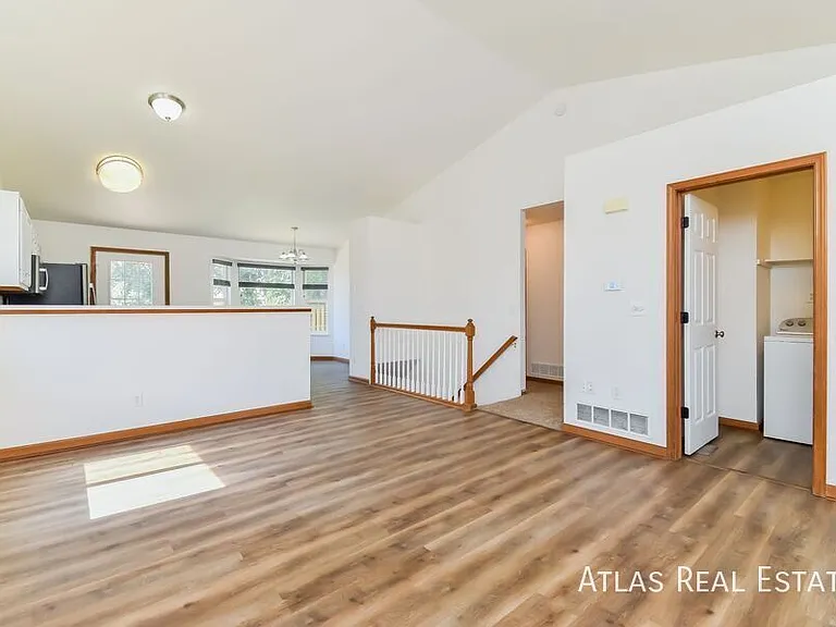5187 Fennel Dr — Photo 2