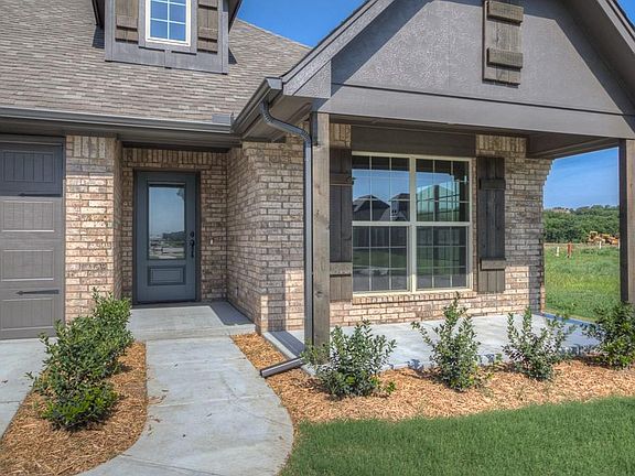 Cadence Parade Home Front Porch - PH