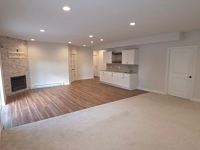 W239N3743 River Birch Ct — Photo 32