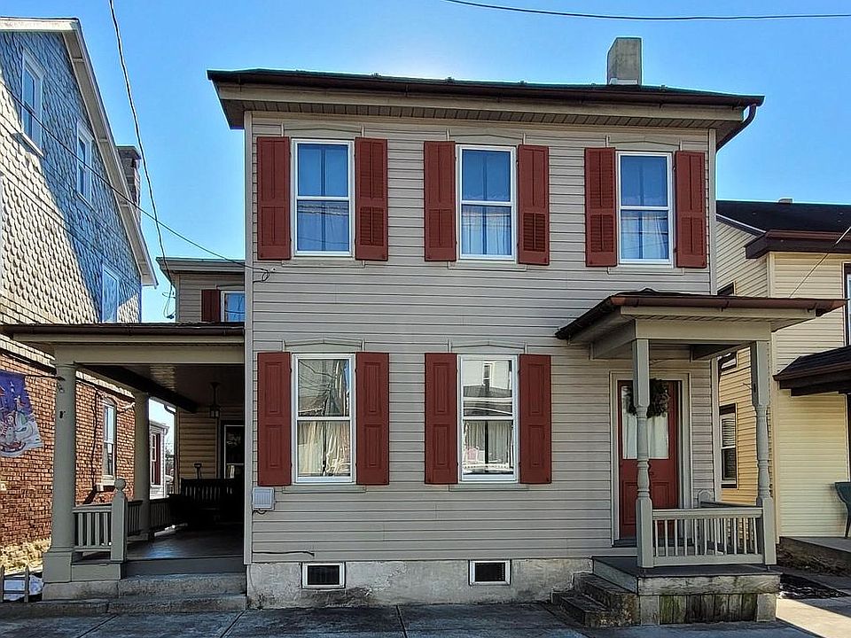 front of home w large porch