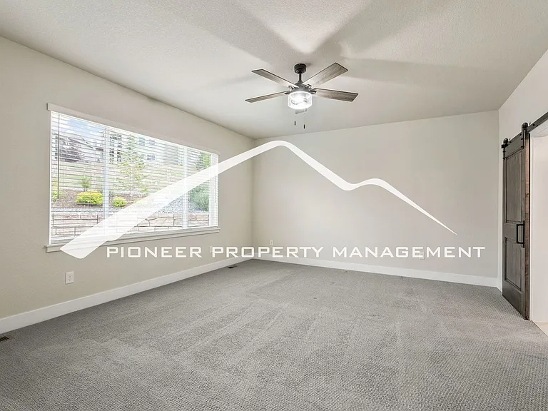 2398 Merlot Dr — Photo 14