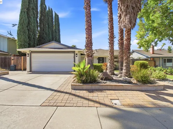 851 Geraldine St, Livermore, CA 94550