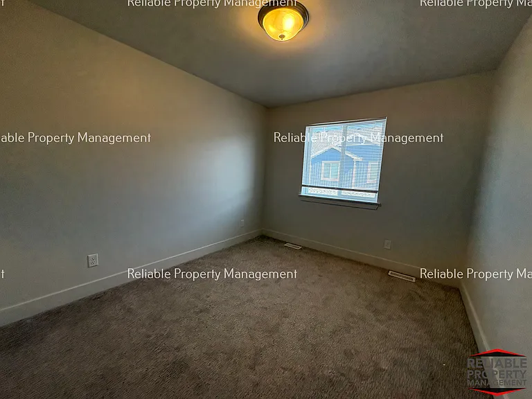 140 S Emery Ln — Photo 8