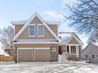 8131 Lichtenauer Dr, Lenexa, KS 66219