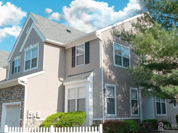 701 Dahlia Cir, Dayton, NJ 08810