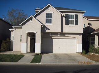 41 W Barcelona Ln, Clovis, CA 93619