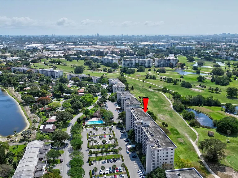 3050 N Palm Aire Dr #505 — Photo 40